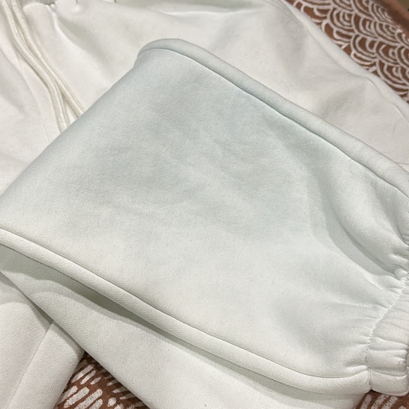 Shein white sweatpants- S - Picture 4 of 4